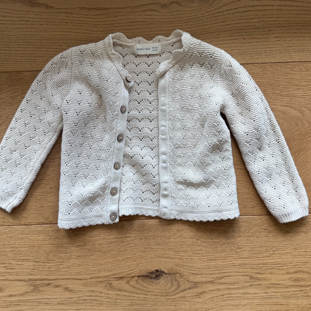 Quincy Mae girls sweater 18-24 months, in great condition, as pictured